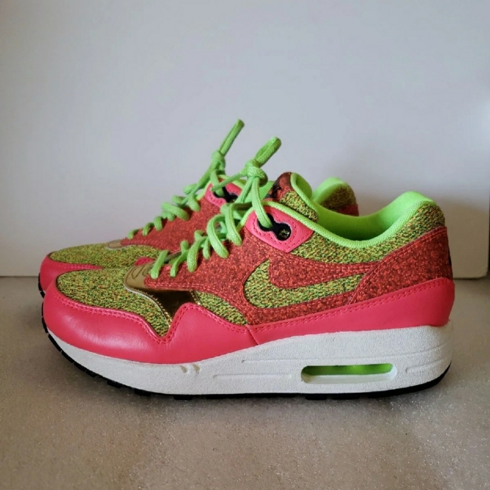 Womens Nike AIR MAX 1 SE Running Shoes 6.5 NWOB